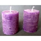 2 bougies violettes